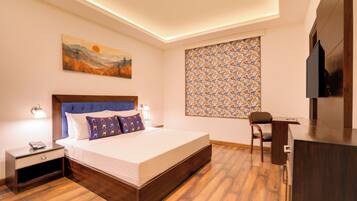 Desk, iron/ironing board, free WiFi