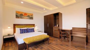 Studio Suite with Mountain View | Desk, iron/ironing board, free WiFi