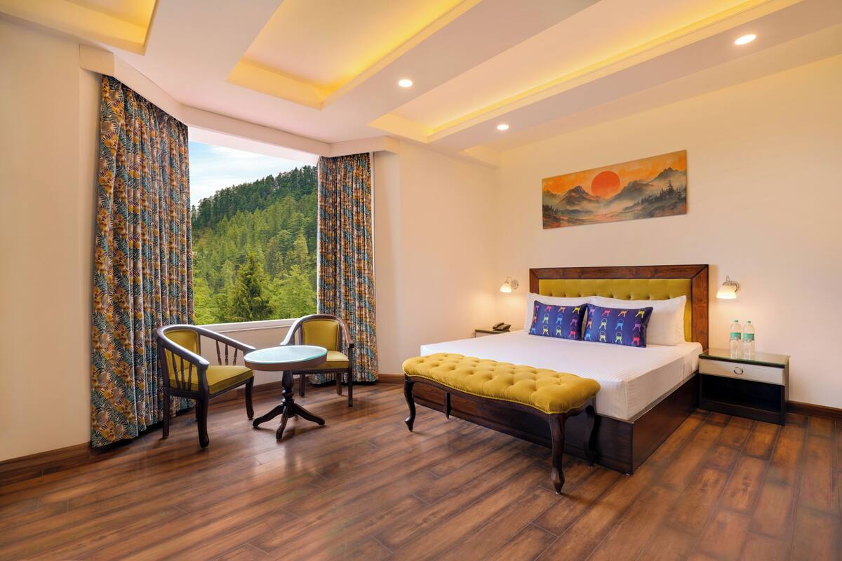 Studio Suite with Mountain View | Desk, iron/ironing board (on request), free WiFi