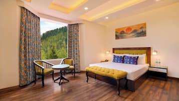 Studio Suite with Mountain View | Desk, iron/ironing board, free WiFi