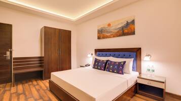 Desk, iron/ironing board, free WiFi