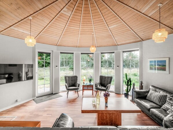 TV, fireplace - "Ingmund" - 2km from the sea by Interhome (Blåvand)