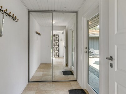 "Vieno" - 2.6km from the sea by Interhome