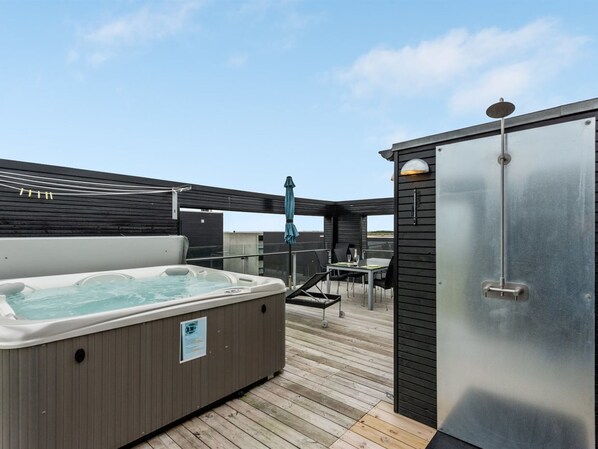 Bain à remous extérieur