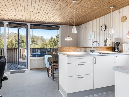 "Sara" - 2.5km from the sea by Interhome