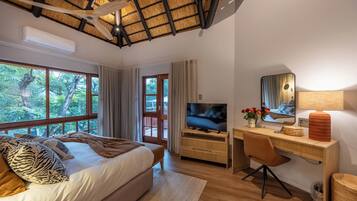 4 bedrooms, desk, iron/ironing board, free WiFi
