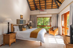 4 bedrooms, desk, iron/ironing board, free WiFi