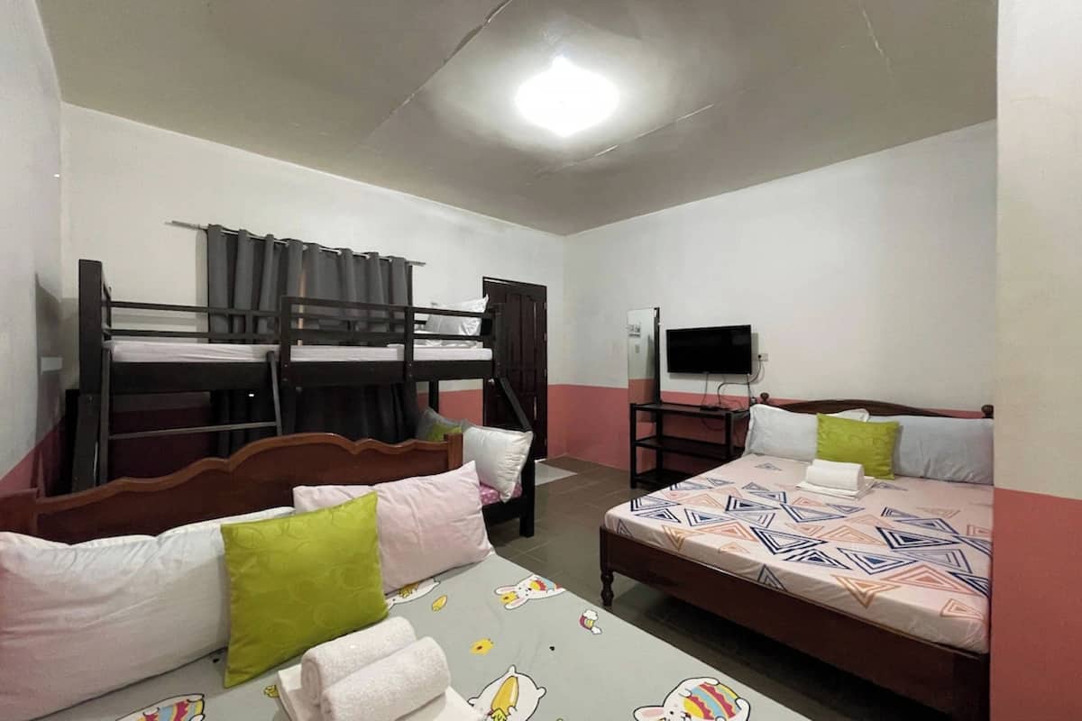 1 bedroom, desk, bed sheets