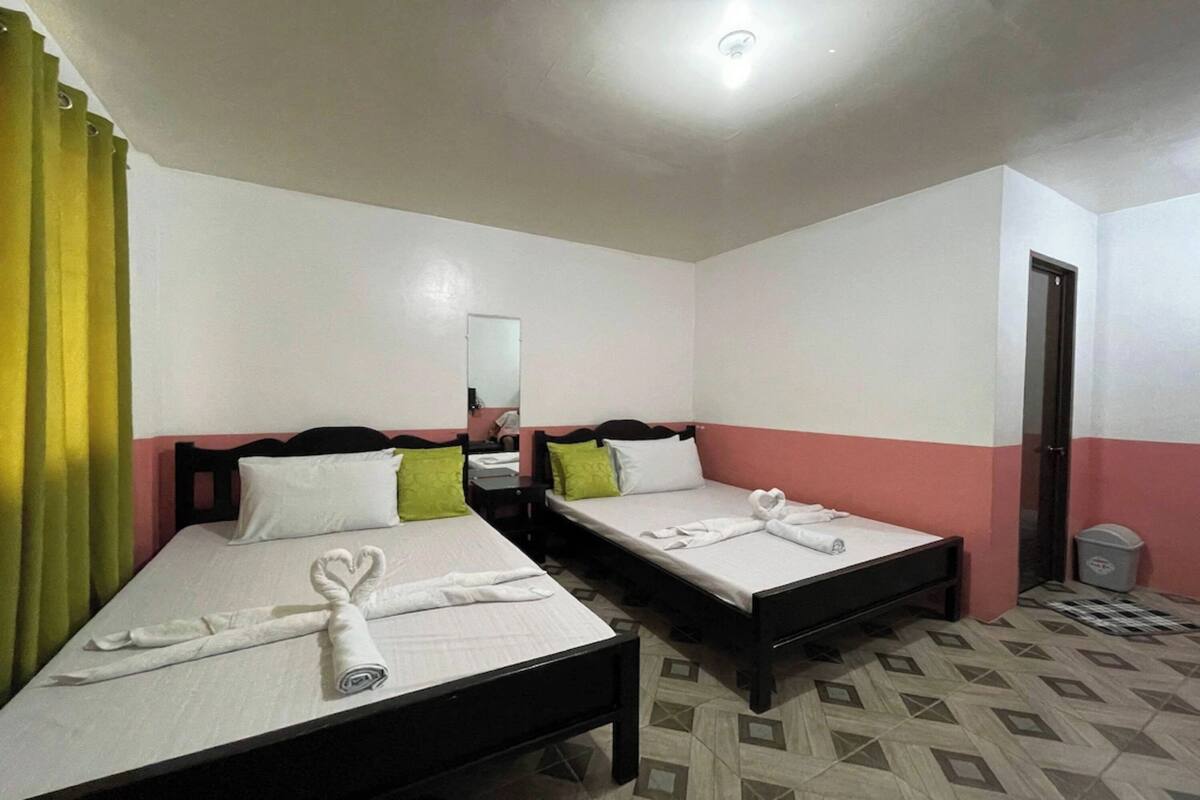 1 bedroom, desk, bed sheets