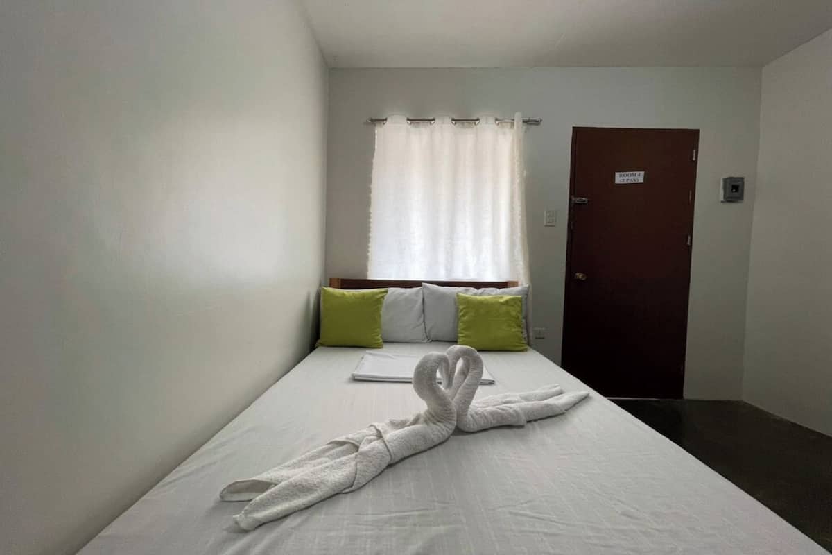 1 bedroom, desk, bed sheets