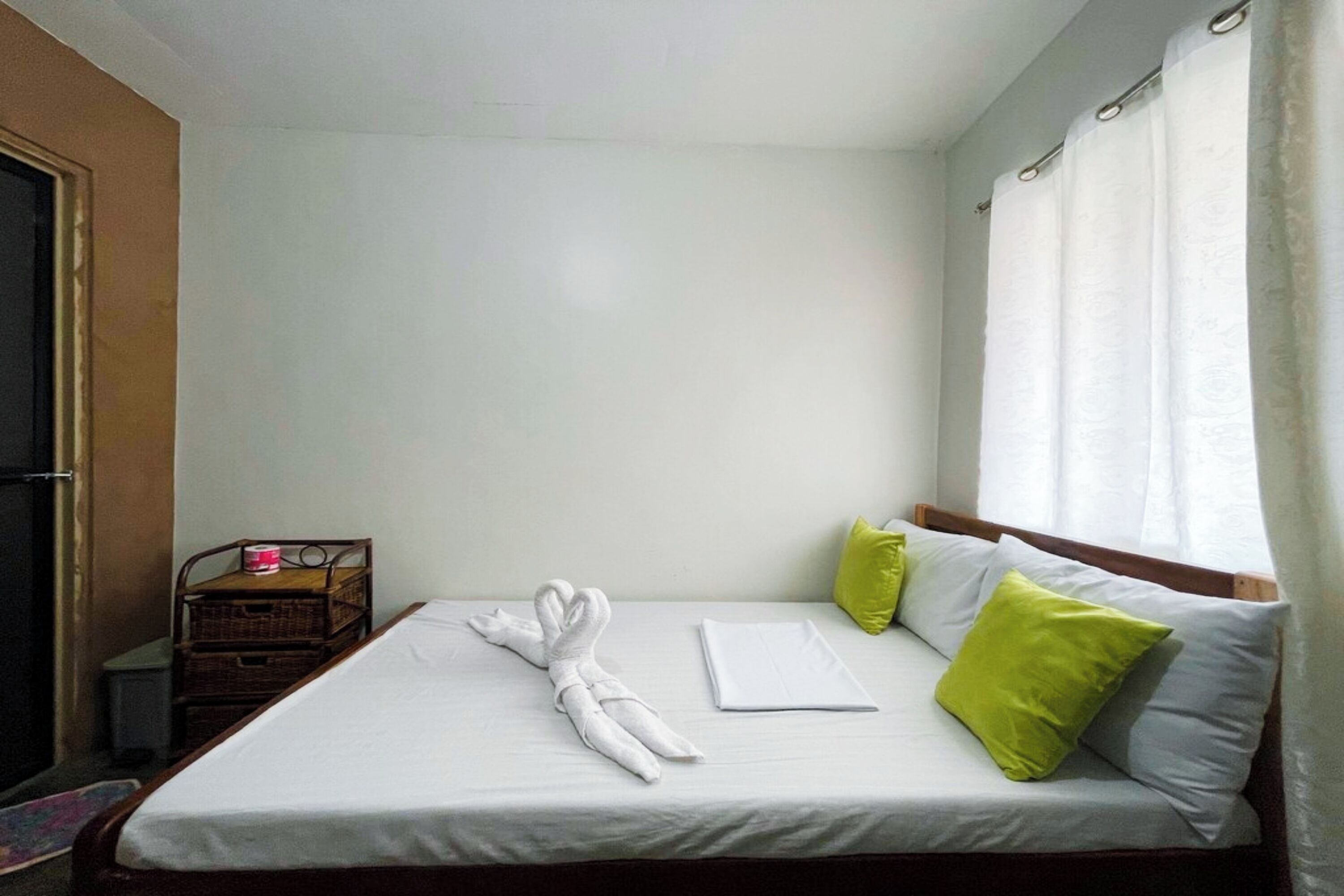 Standard Room | Desk, bed sheets