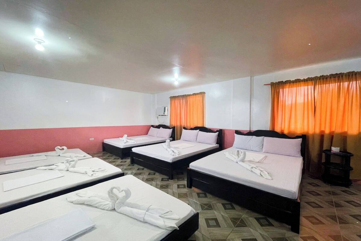 1 bedroom, desk, bed sheets