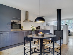 Fridge, dishwasher, cookware/dishes/utensils