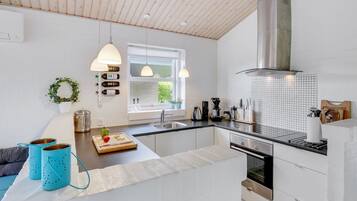 Réfrigérateur, micro-ondes, four, lave-vaisselle