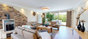 Cozy deluxe vacation home with terrace, garden, parking space and sauna