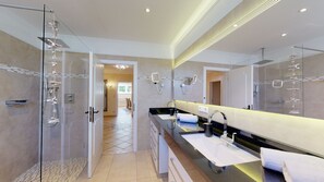 Shower, hair dryer, towels, soap - Cozy deluxe vacation home with terrace, garden, parking space and sauna (Borkum)