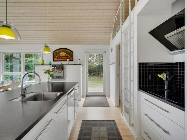 Fridge, dishwasher, cookware/dishes/utensils