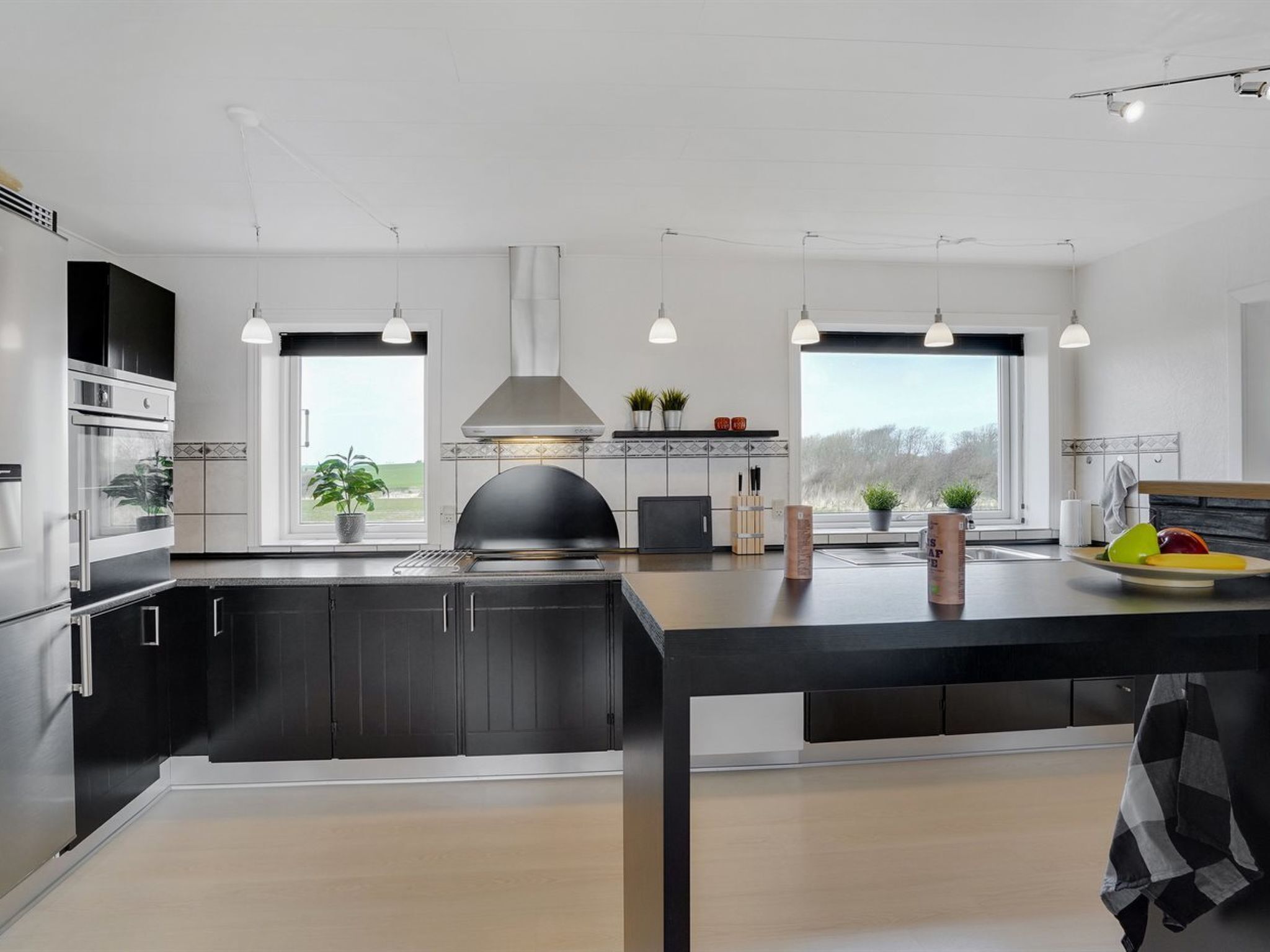 Fridge, microwave, dishwasher, highchair