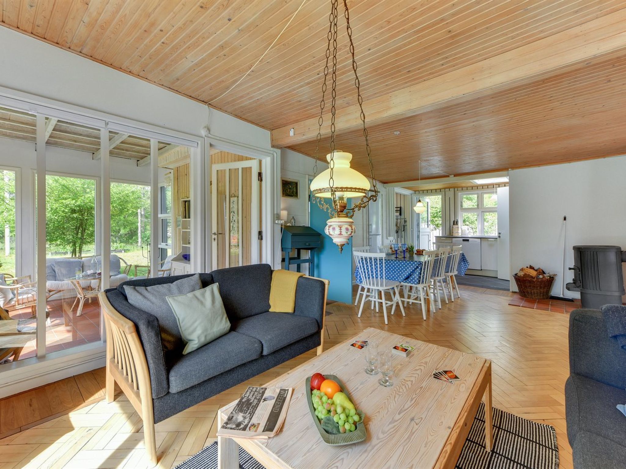 TV, fireplace, DVD player