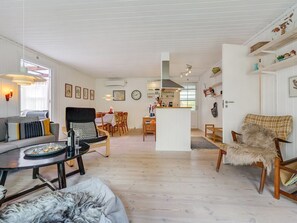 TV, fireplace, DVD player