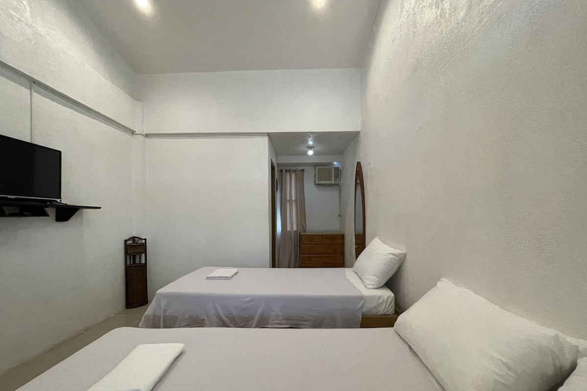 1 dormitorio, camas supletorias, ropa de cama