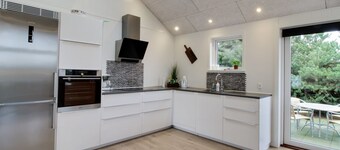 "Cholena" - 700m from the sea by Interhome