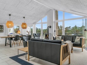 Télévision, cheminée