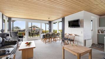 Télévision, cheminée