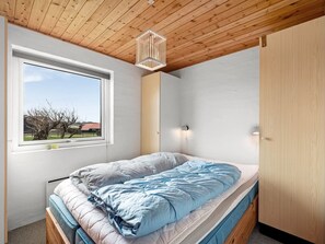 3 bedrooms, WiFi - "Kirsa" - 200m to the fjord by Interhome (Vinderup)