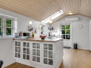 ثلاجة، غسالة أطباق، مستلزمات طهي/أطباق/أوعية