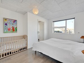4 bedrooms, WiFi