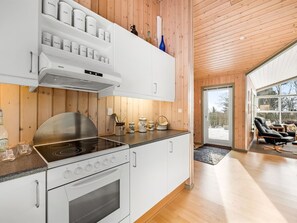 Fridge, microwave, oven, dishwasher - "Kai" - 500m to the fjord by Interhome (Struer)