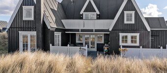 "Laura" - 1km from the sea by Interhome