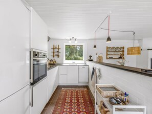 Fridge, dishwasher, cookware/dishes/utensils