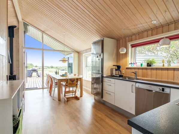 Køleskab, mikrobølgeovn, ovn, opvaskemaskine