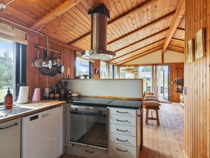 Kühlschrank, Ofen, Geschirrspüler, Hochstuhl