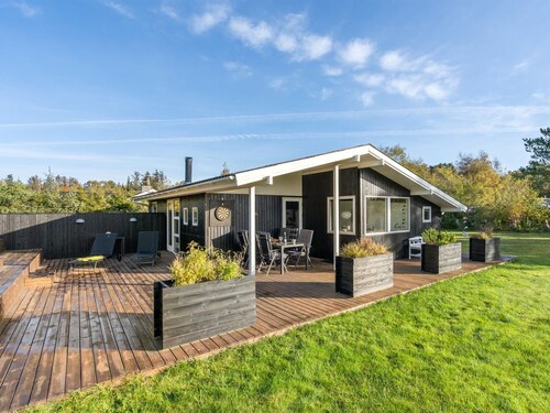 "Rosmarie" - 600m from the sea by Interhome