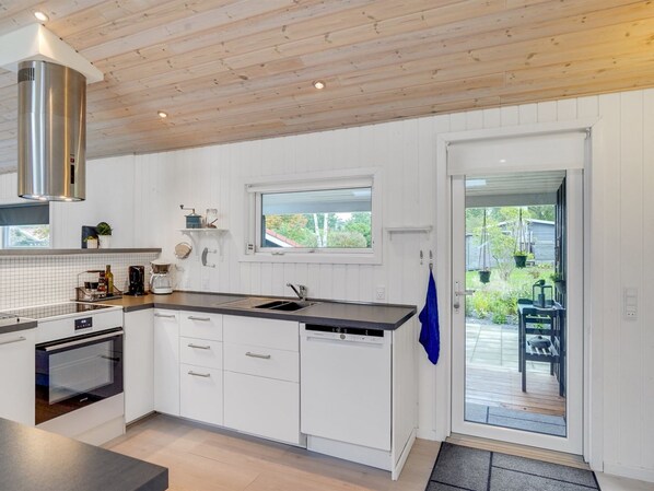 Fridge, microwave, dishwasher, cookware/dishes/utensils