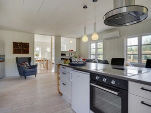 Réfrigérateur, micro-ondes, four, lave-vaisselle