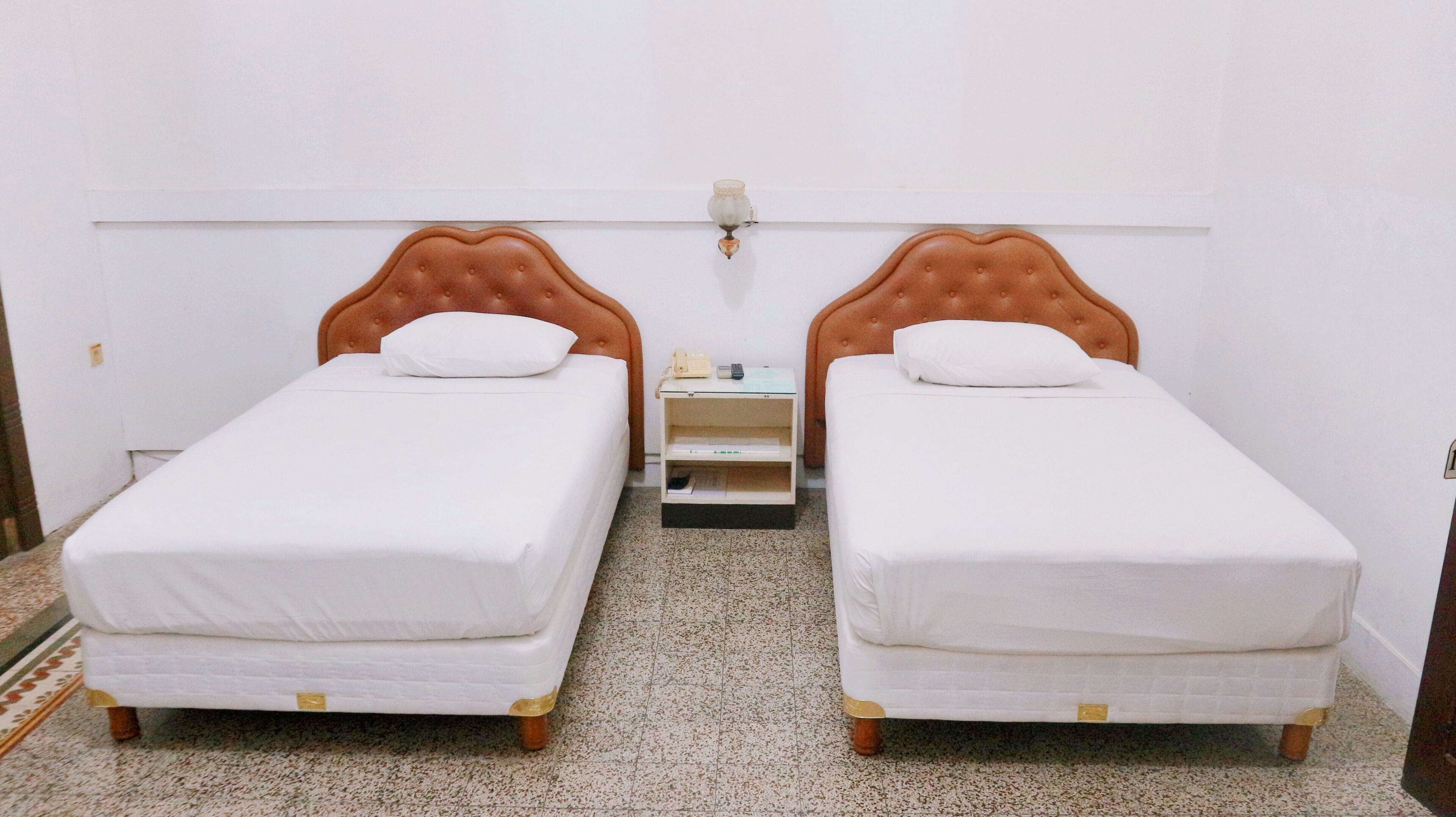 デスク、防音設備、WiFi (無料)、ベッドシーツ