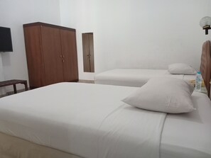 标准房 | 办公桌、隔音、免费 WiFi、床单