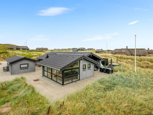 "Walther" - 300m from the sea by Interhome