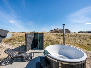 Outdoor spa tub - "Walther" - 300m from the sea by Interhome (Ringkøbing)