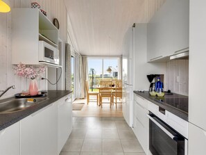 Fridge, microwave, oven, dishwasher - "Mara" -  from the sea by Interhome (Ringkøbing)
