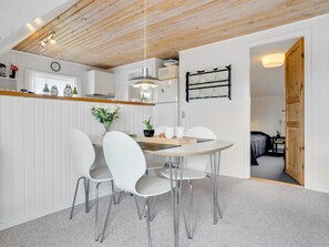 Dining - "Vladan" - 1.6km from the sea by Interhome (Blåvand)