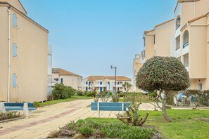 Property grounds - Apartment 'Apt Vue Mer - Balcon - Parking' with Sea View, Balcony and Wi-Fi (Les Sables-d'Olonne)