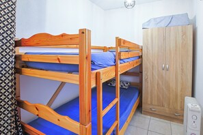 1 bedroom, iron/ironing board, free WiFi