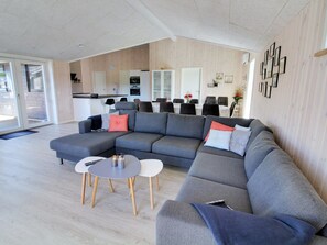 TV, fireplace - "Tahvo" - 3.3km from the sea by Interhome (Rømø)