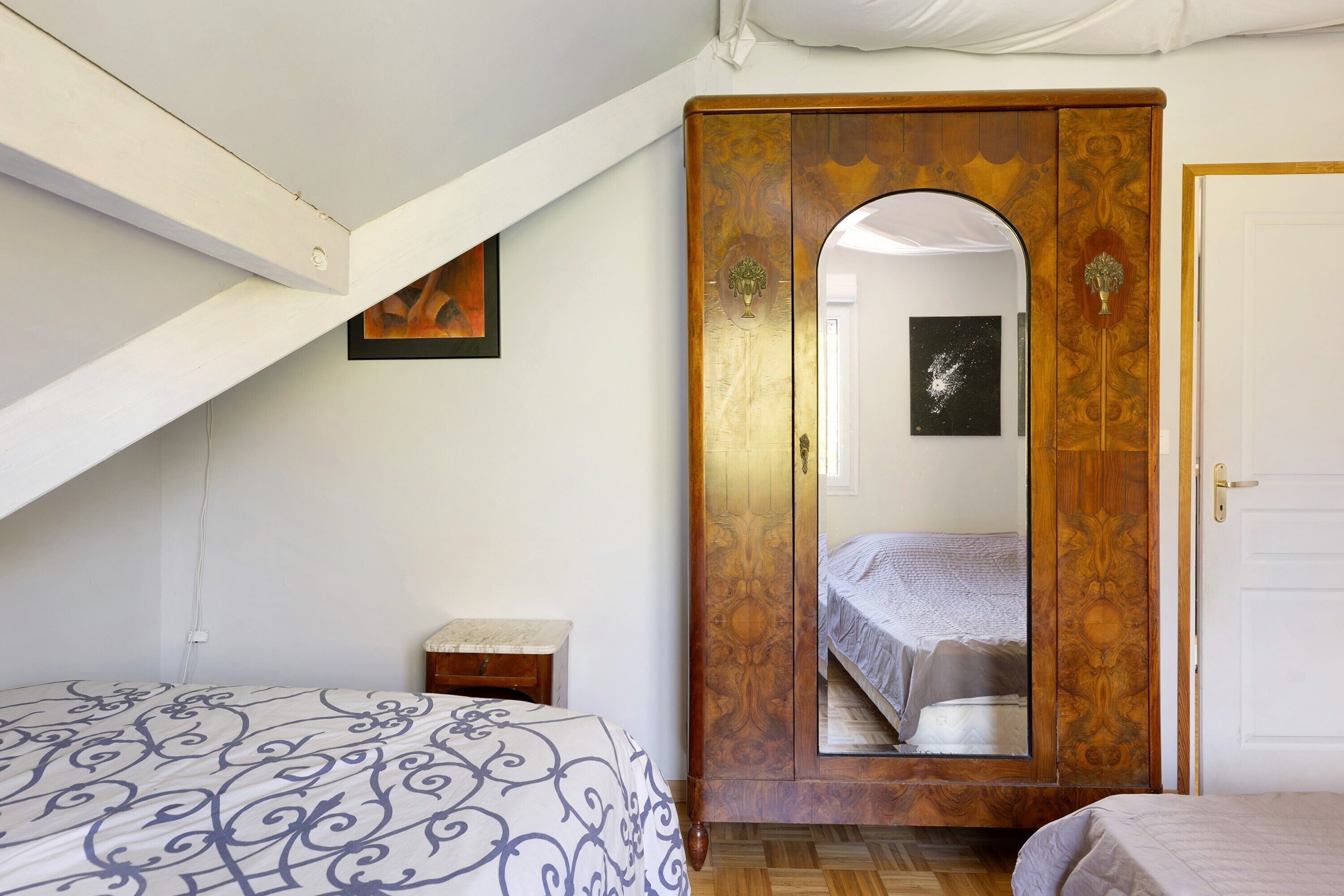 4 slaapkamers, een strijkplank/strijkijzer, gratis wifi, beddengoed