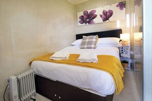 Standard Chalet | 1 bedroom, bed sheets